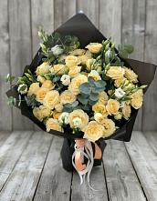Букет цветов из:  Розы и Лизиантусы в Агрызе