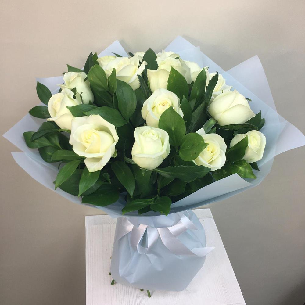 15 Белых роз Проуд в Агрызе Букет 15 Белых роз Проуд в Агрызе