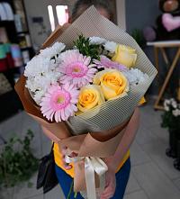 Букет цветов из:  Герберы, Розы и Хризантемы в Агрызе