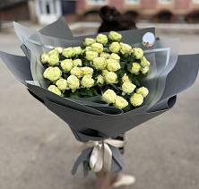 Букет Белые кустовые розы Солинеро в Агрызе