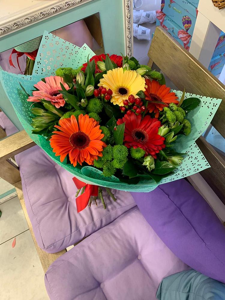 Букет цветов из: Герберы, Хризантемы и Альстромерии в Агрызе