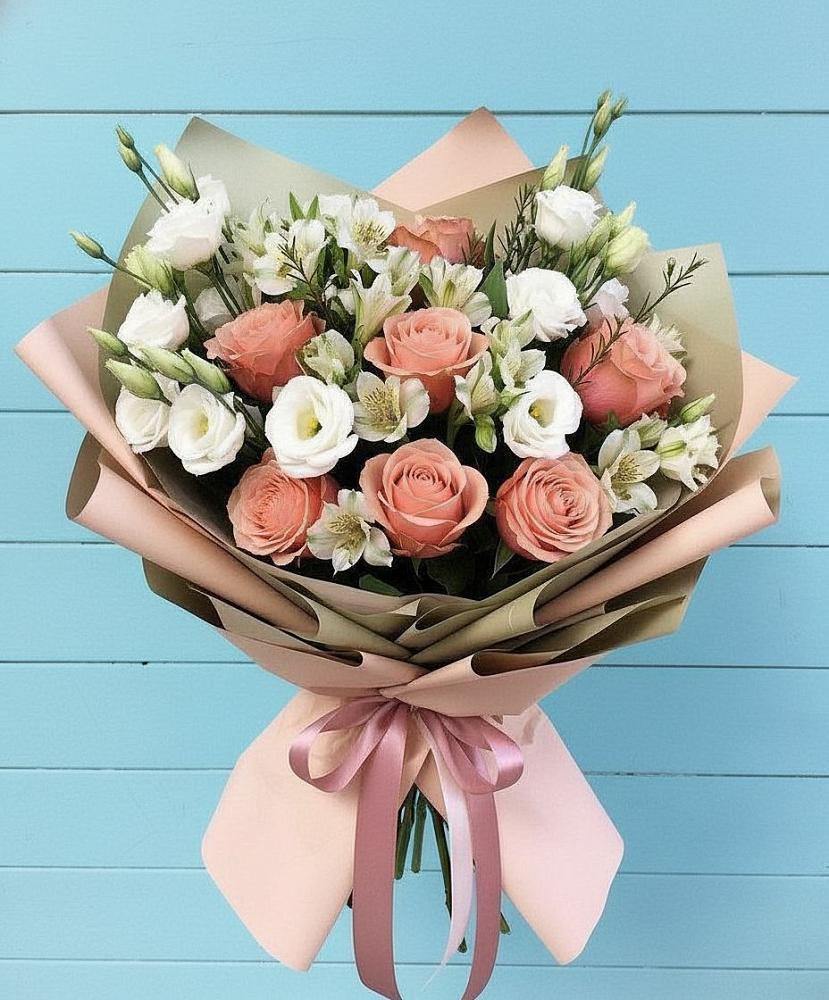 Букет цветов из: Розы, Альстромерии и Лизиантусы в Агрызе